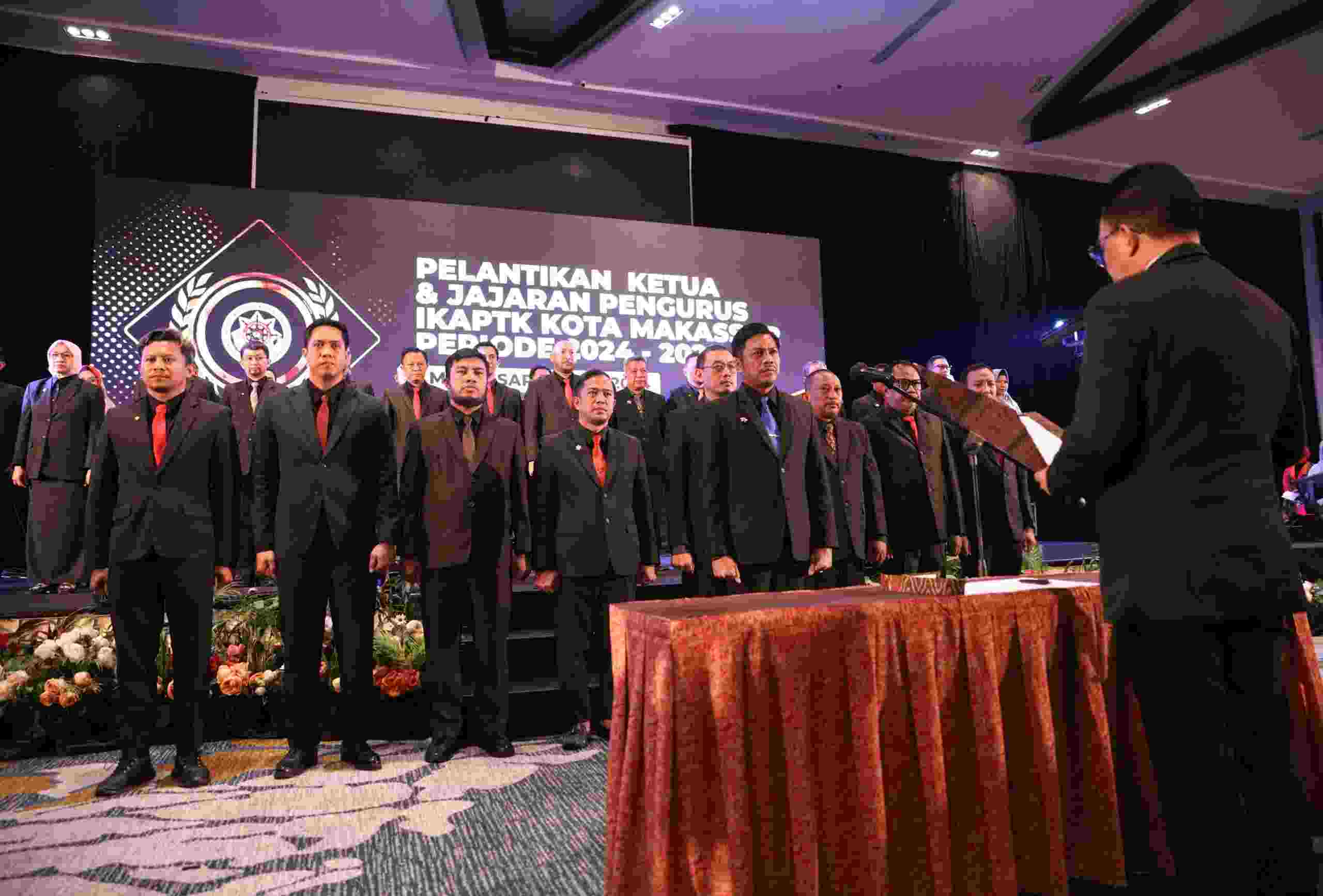 Firman Pagarra Resmi Dilantik Jadi Ketua IKAPTK Kota Makassar