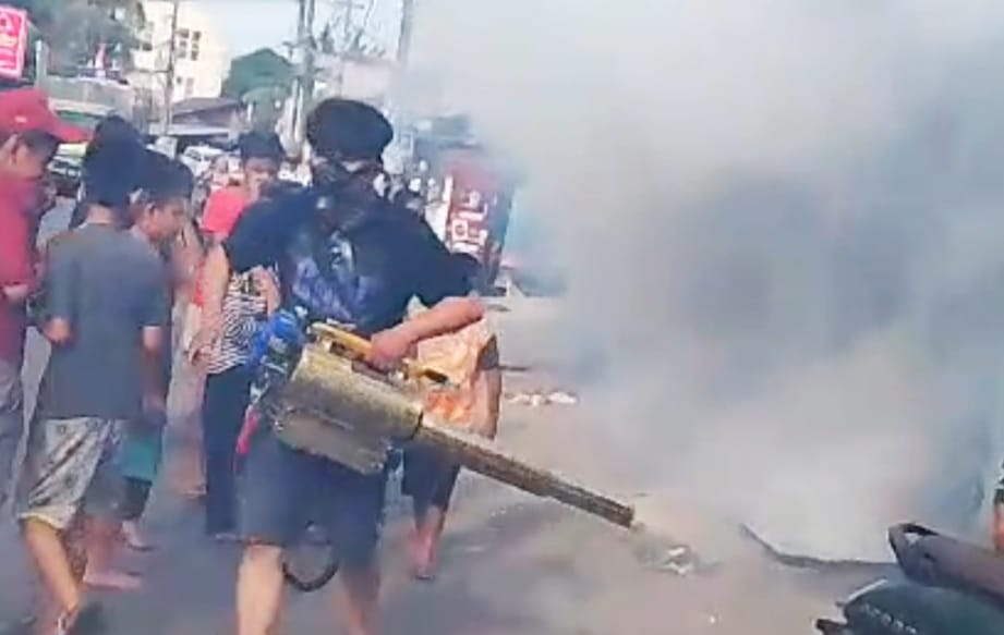 Tim Sehati Peduli Gelar Aksi Sosial 'Fogging' Di Dua Kelurahan Makassar Cegah Penyakit Demam Berdarah