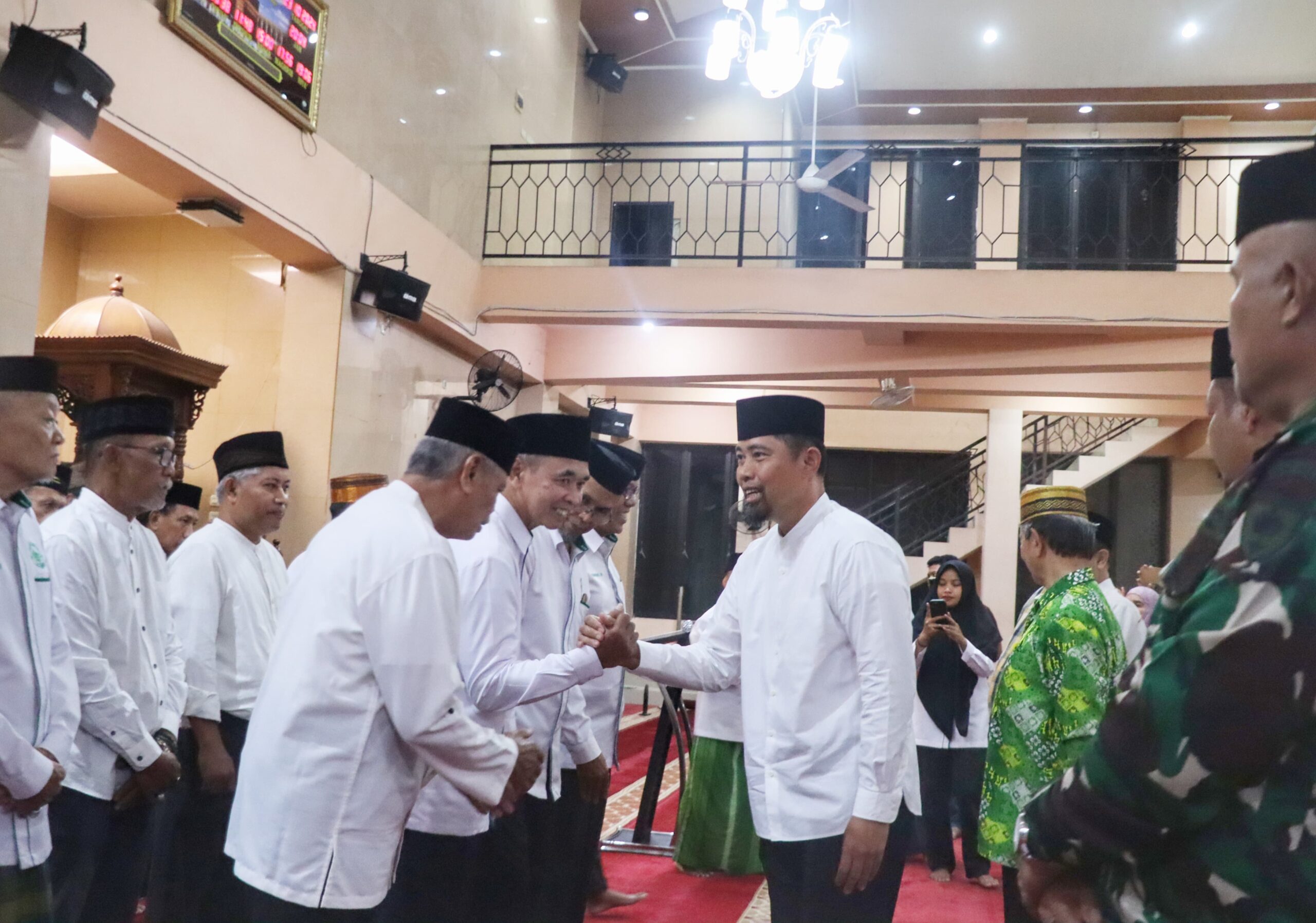 Andi Arwin Kukuhkan Pengurus Baru Masjid Al Abrar Periode 2024-2029