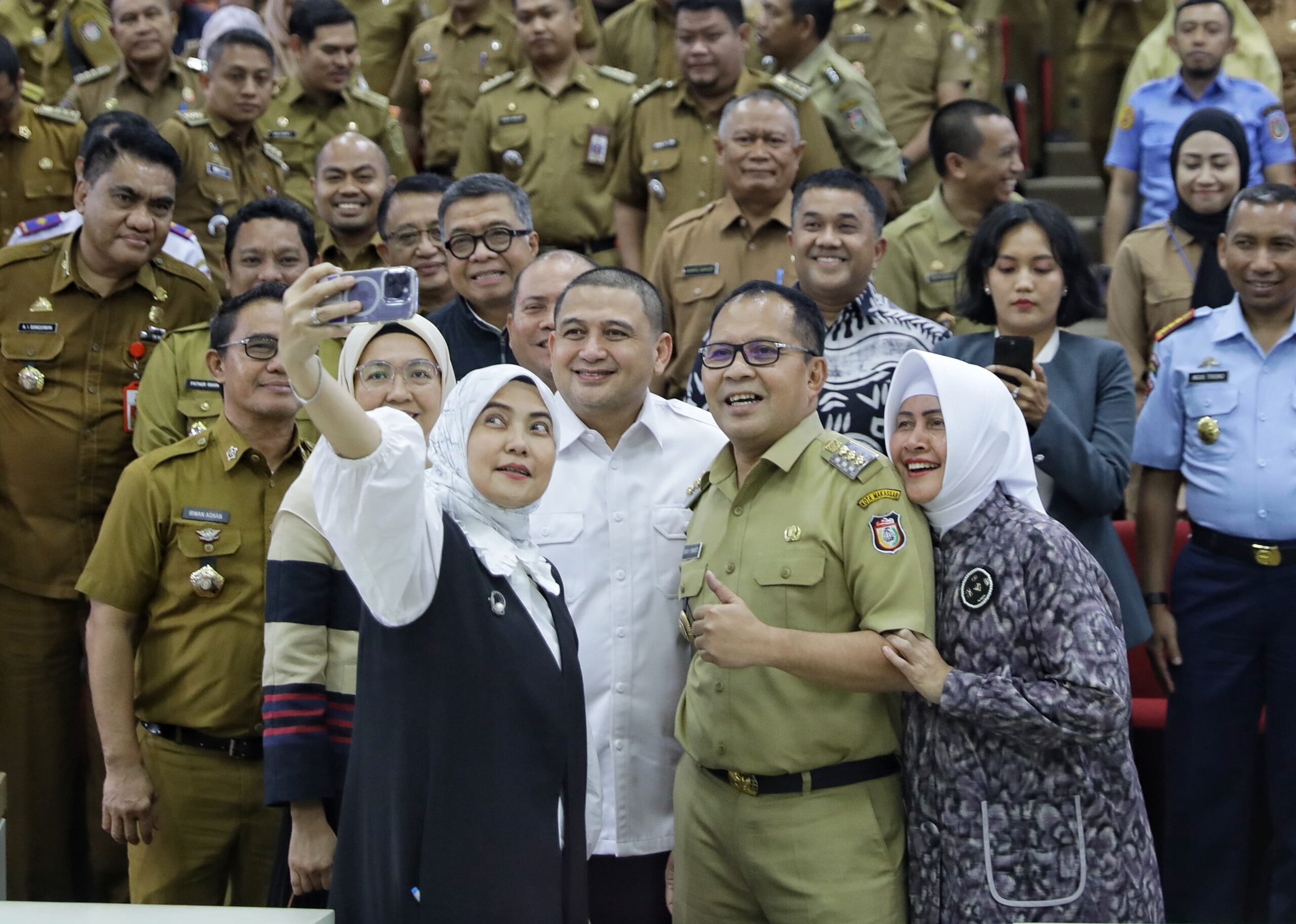 Ketua TP PKK Kota Makassar, Indira Yusuf Ismail Saat Ikut Menghadiri Rapat Koordinasi Pemerintah Kota Makassar Bersama Wali Kota dan Wakil Wali Kota Makassar Terpilih, Munafri Arifuddin dan Aliyah Mustika Ilham