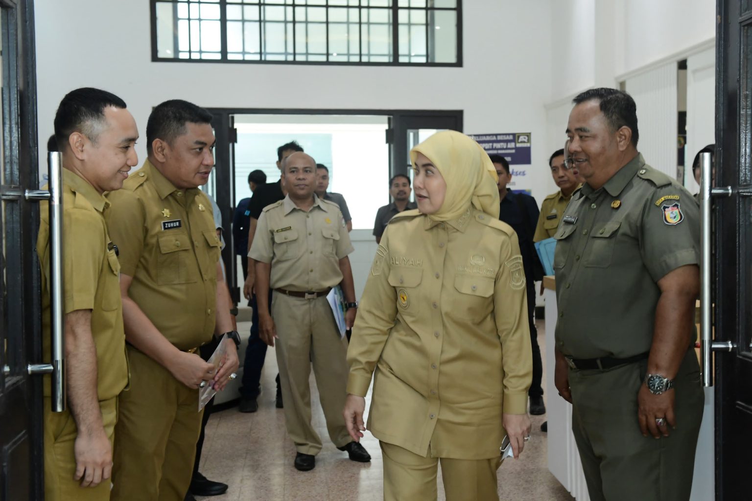 Hari Pertama Berkantor, Aliyah Tinjau Ruang Kerja di Pemkot Makassar