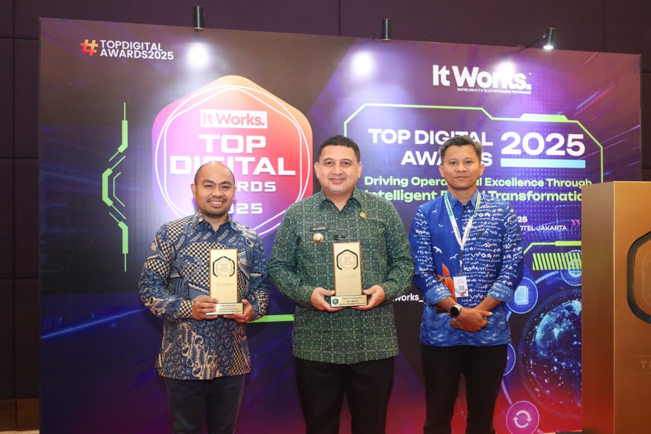 Pemkot Makassar Raih Golden Trophy Top Digital Awards 2025, Appi: Ini Kerja Kolektif Semua SKPD
