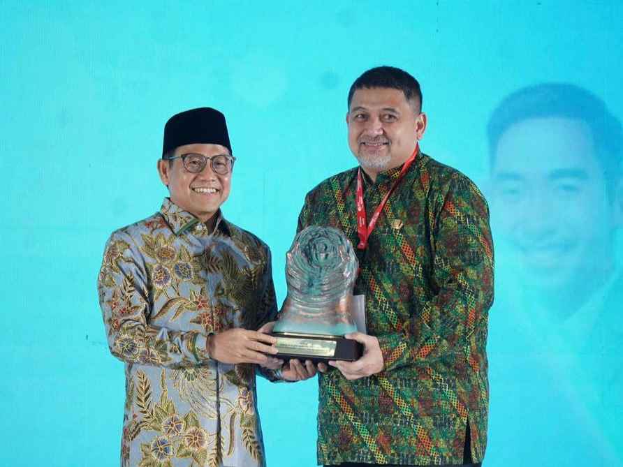 Pemkot Makassar Raih Paritrana Award 2025, Terbaik Nasional dalam Perlindungan Pekerja Rentan